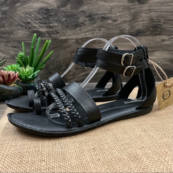 SOLD ⛔️ NEW Born Feon Toe Loop Gladiator Sandal Black - Picture 4 of 11